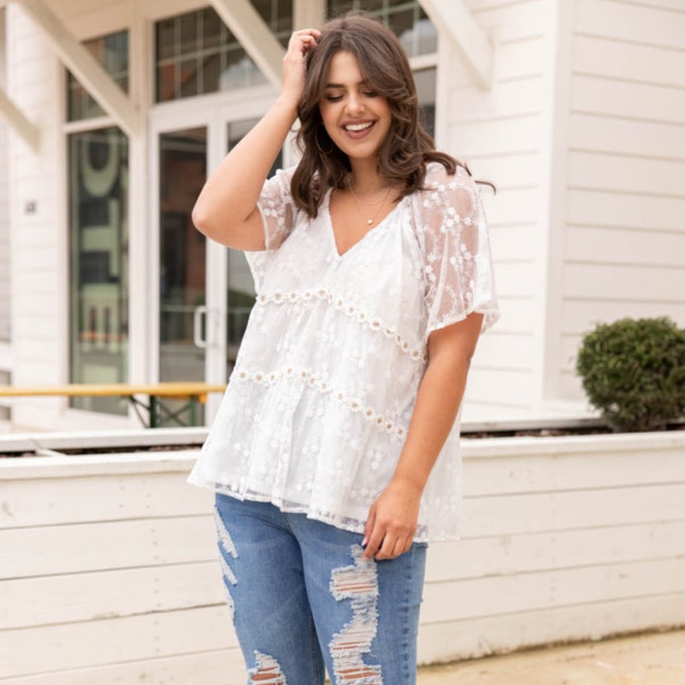 Embroidered lace top Chic Soul